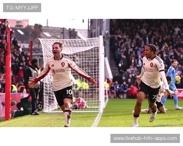 麦卡利斯特拦截成功，利物浦反击一脚出球，如果卡里乌斯不失误,利物浦可以夺冠吗