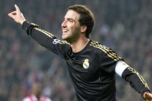 华体会真体育娱乐-巴萨再次遭遇伤病打击，加西亚鼻骨骨折，防线形势堪忧，巴萨后卫加西亚